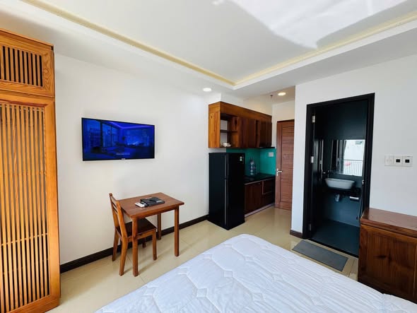 Studio on Ha Dac Street, Da Nang near My Khe Beach
