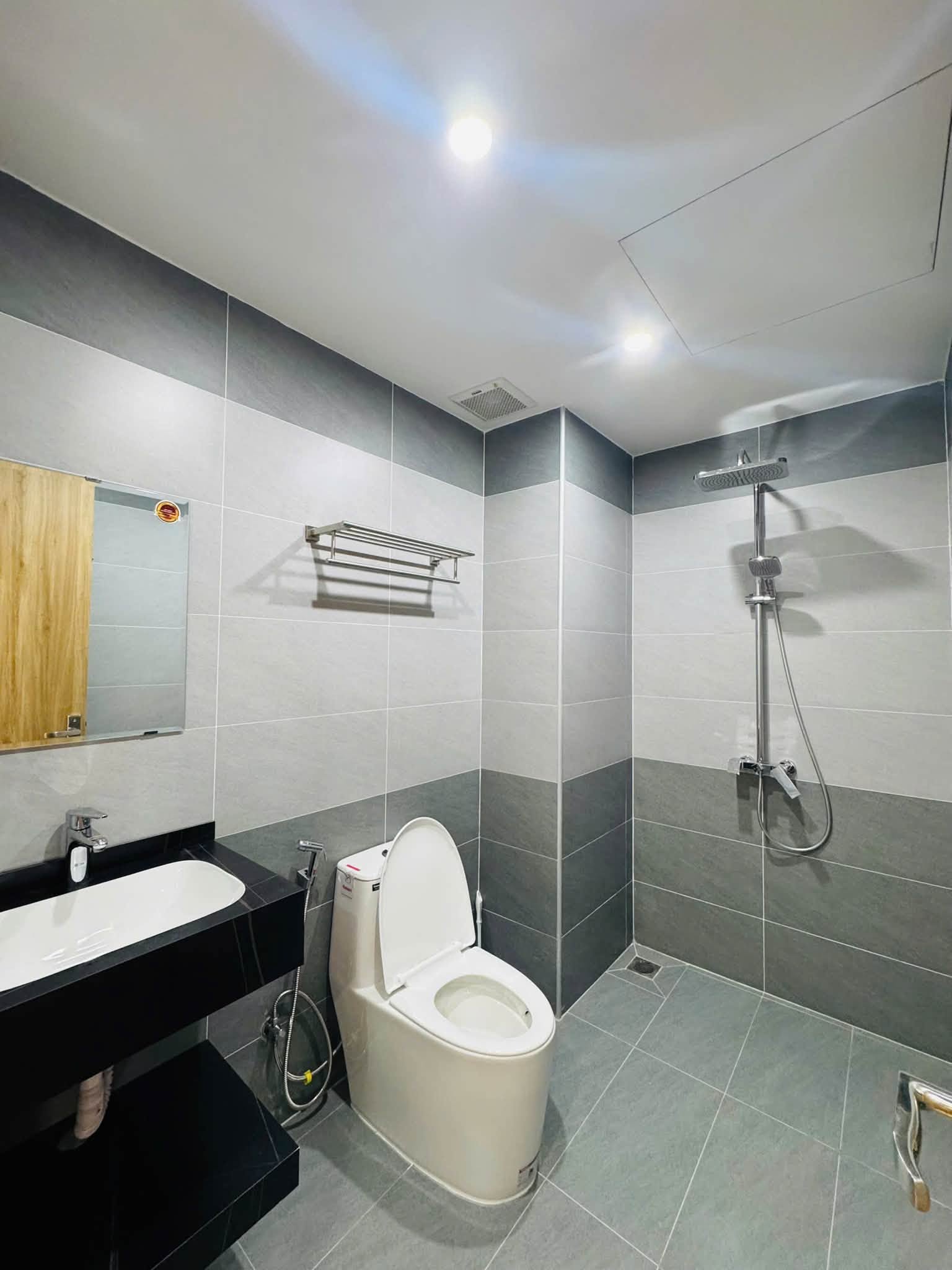 AFFORDABLE LUXURY 1BR APARTMENT – NGU HANH SON