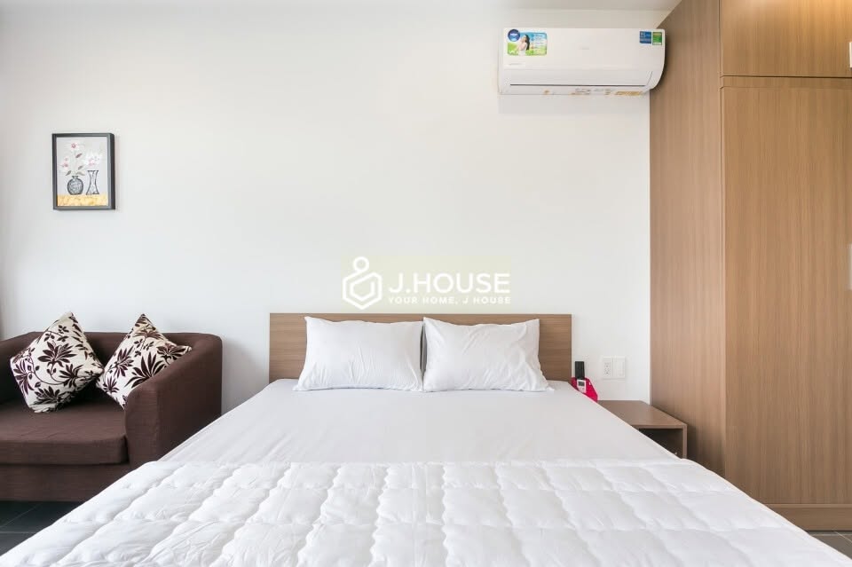 | FOR RENT | MODERN STUDIO WITH CANAL VIEW IN BINH THANH | 10 MIL/MONTH