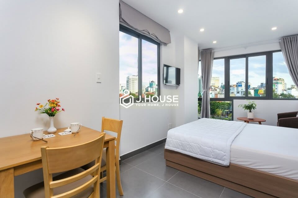 | FOR RENT | MODERN STUDIO WITH CANAL VIEW IN BINH THANH | 10 MIL/MONTH