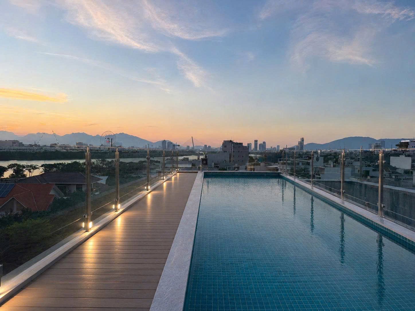 BRAND-NEW 1-BEDROOM APARTMENT | ROOFTOP POOL | RIVER VIEW
