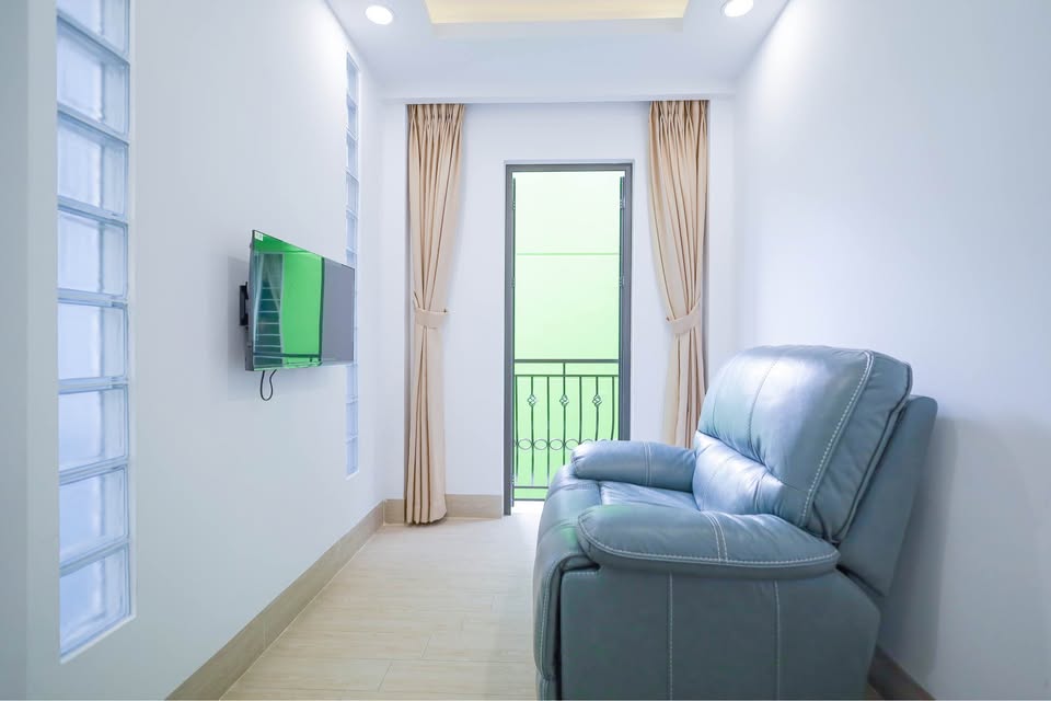 For renting studio layout in Pasteur Street, District 3, available July of 25th
