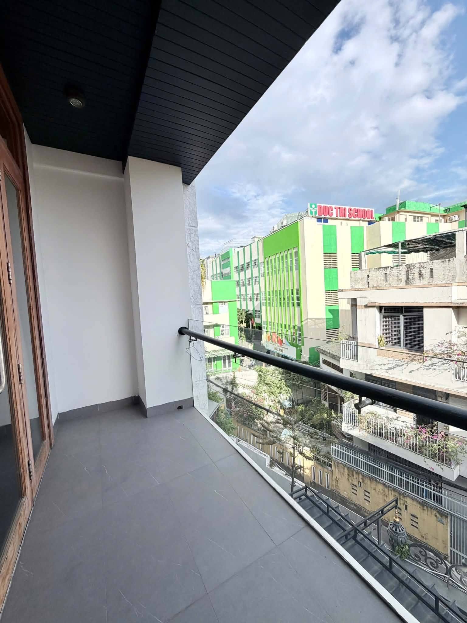 STUDIO CÓ BAN CÔNG – PHAN CHÂU TRINH | TRUNG TÂM HẢI CHÂU