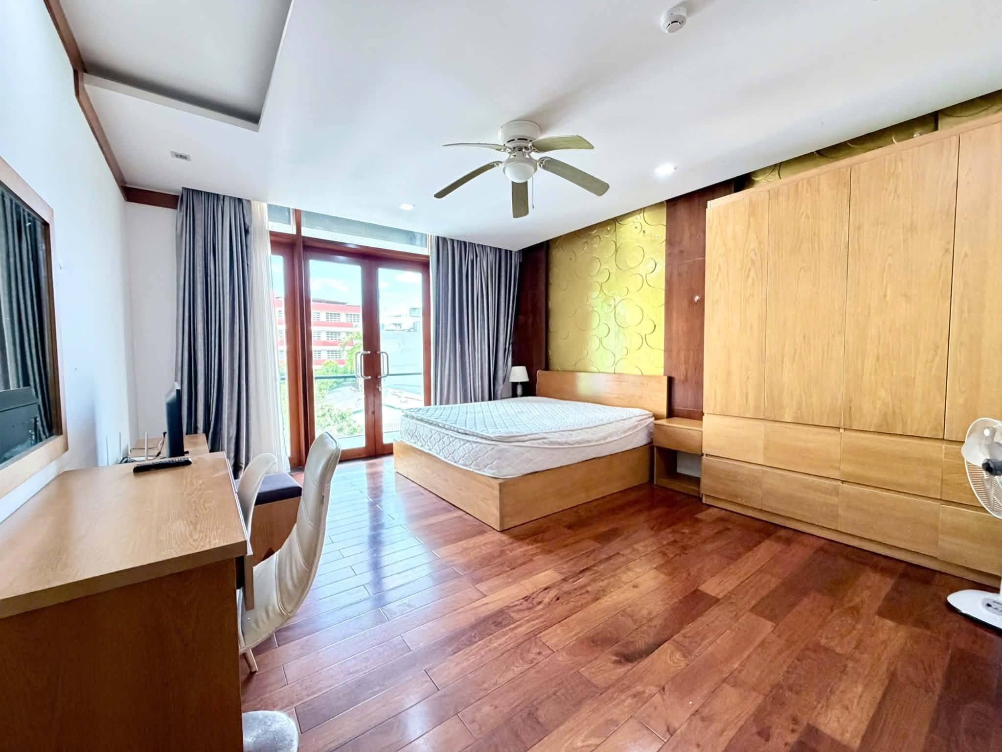 STUDIO CÓ BAN CÔNG – PHAN CHÂU TRINH | TRUNG TÂM HẢI CHÂU