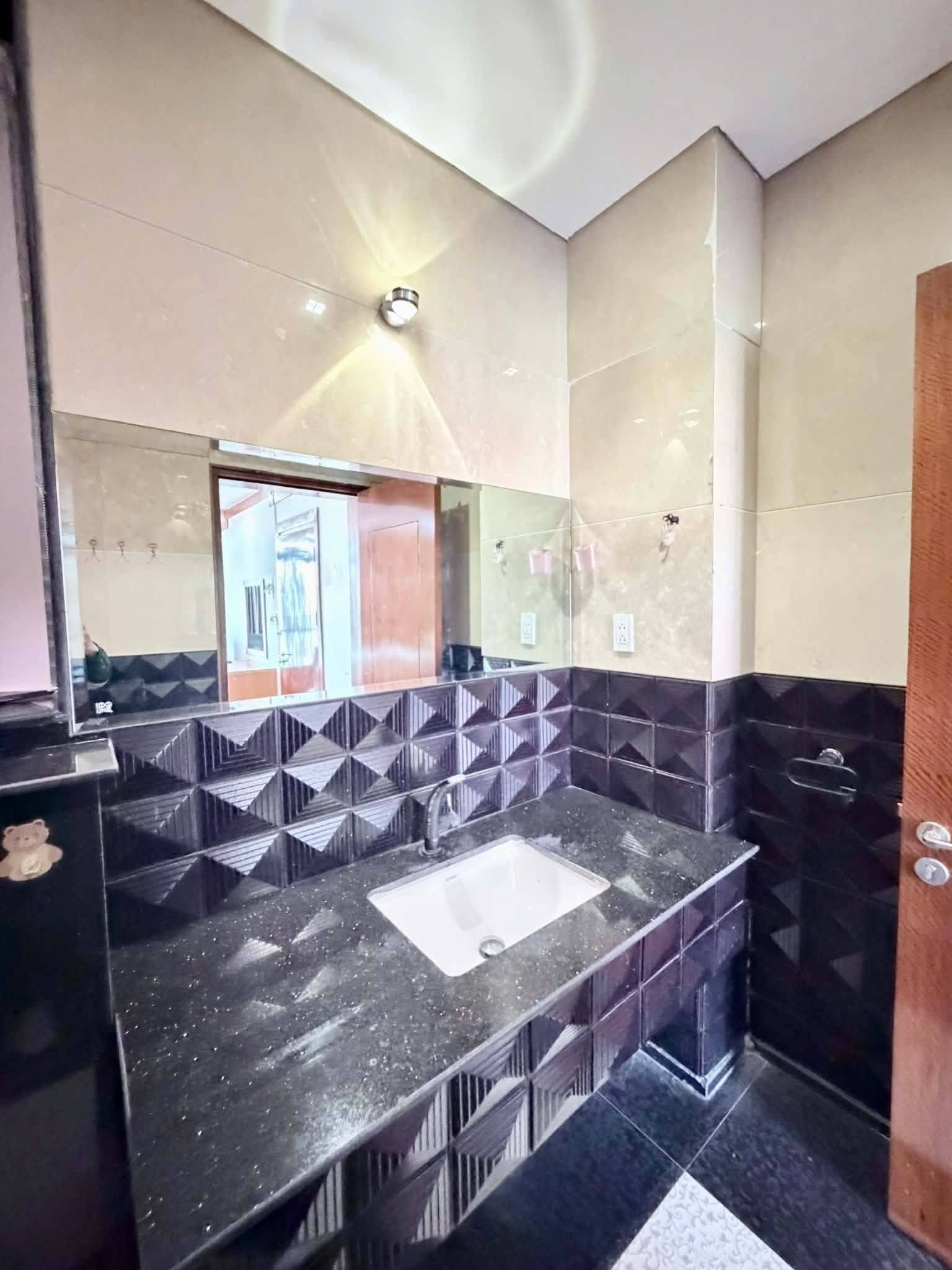 STUDIO CÓ BAN CÔNG – PHAN CHÂU TRINH | TRUNG TÂM HẢI CHÂU