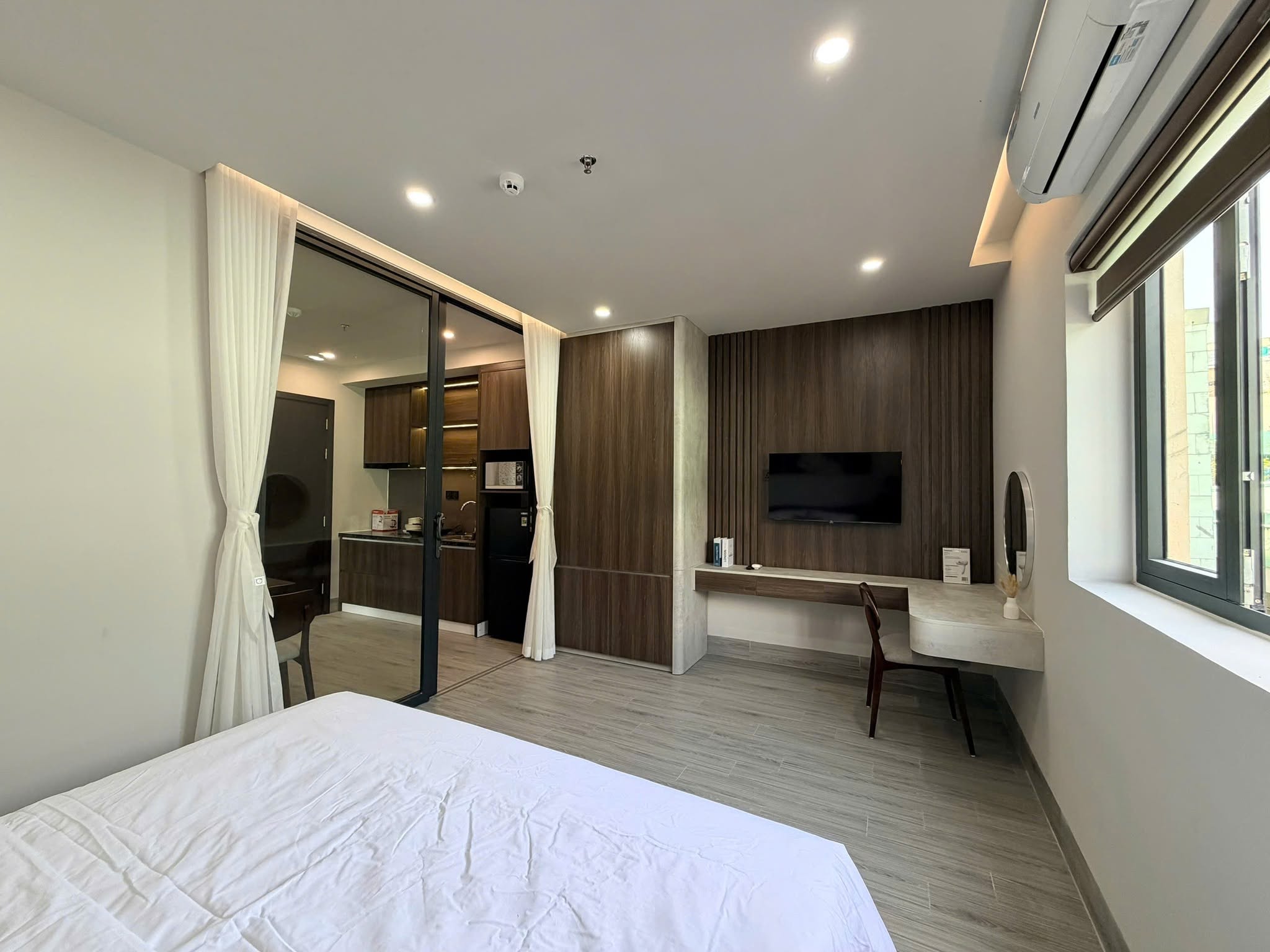 BRAND-NEW 1-BEDROOM APARTMENT | STEPS FROM MY KHE BEACH | MODERN LIVING