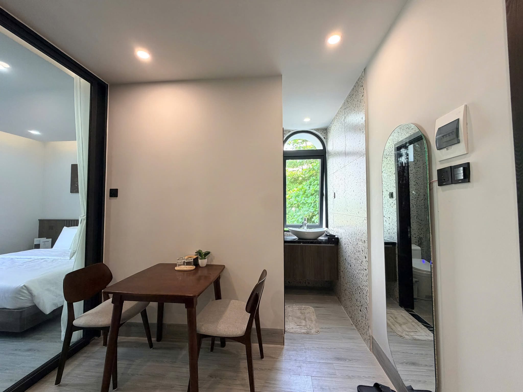 BRAND-NEW 1-BEDROOM APARTMENT | STEPS FROM MY KHE BEACH | MODERN LIVING