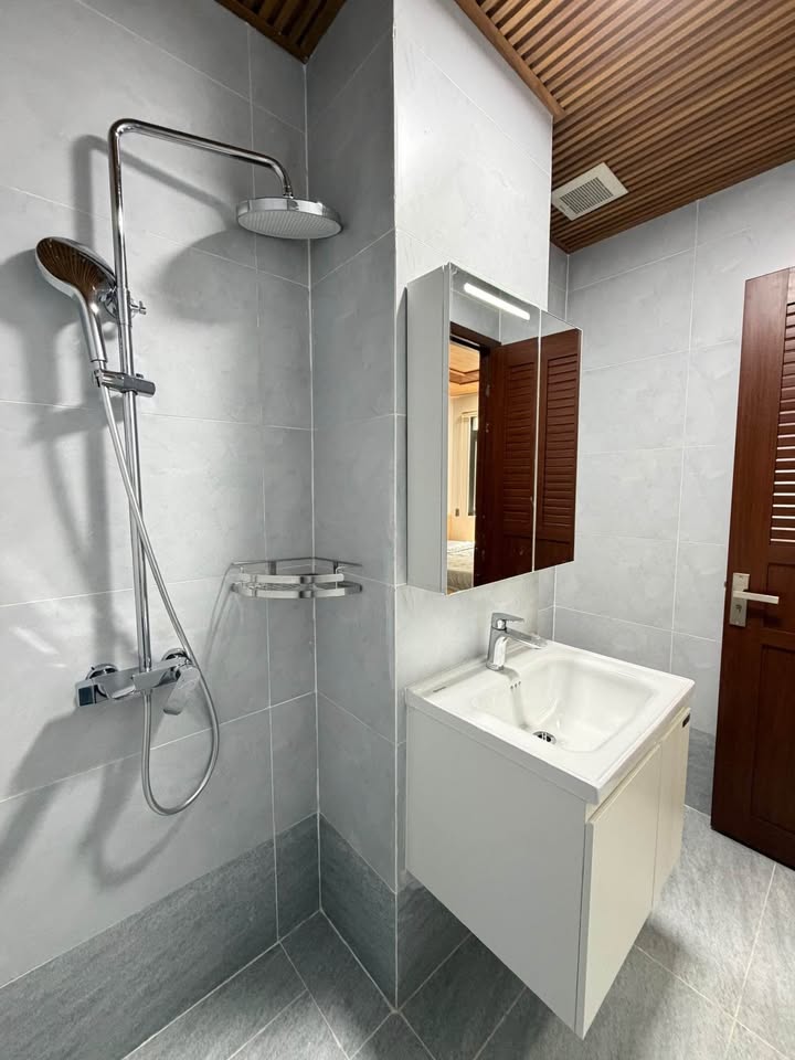 BRAND NEW STUDIO APARTMENT WITH PRIVATE WASHING MACHINE - HOANG SA, DISTRICT 3