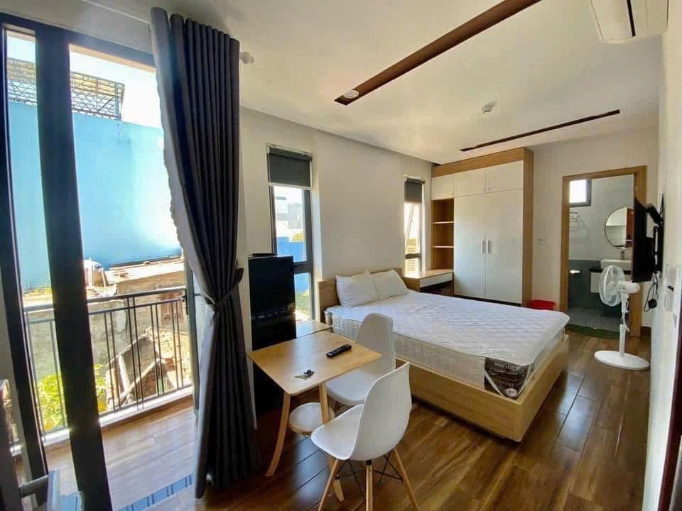 Fully furnished studio with private balcony near My Khe Beach