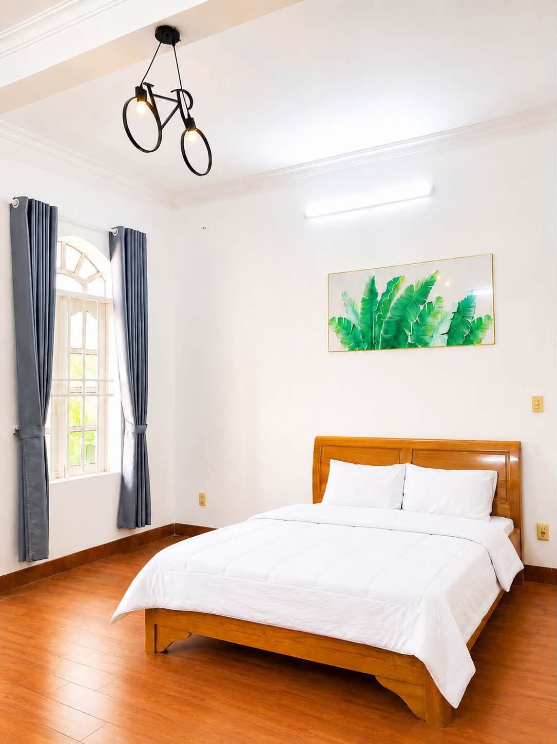 Modern 1-bedroom apartment near Back Beach