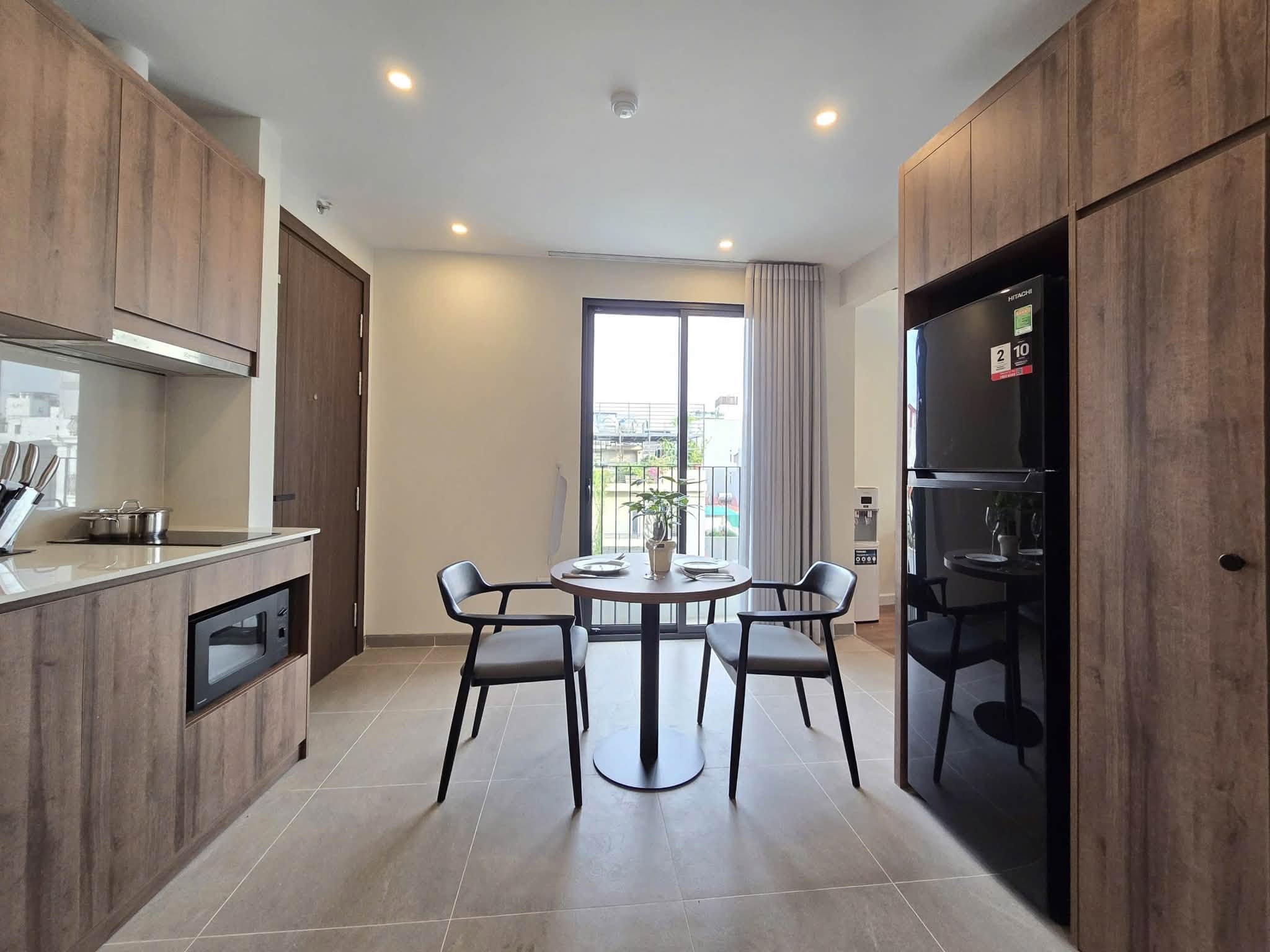 Brand-new 1-bedroom apartment with large balcony at 497 Au Co