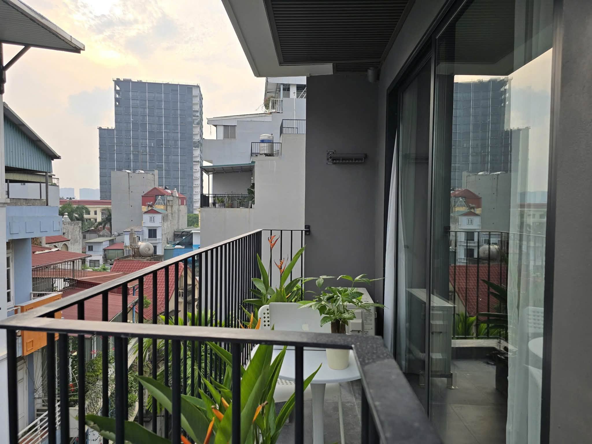 Brand-new 1-bedroom apartment with large balcony at 497 Au Co