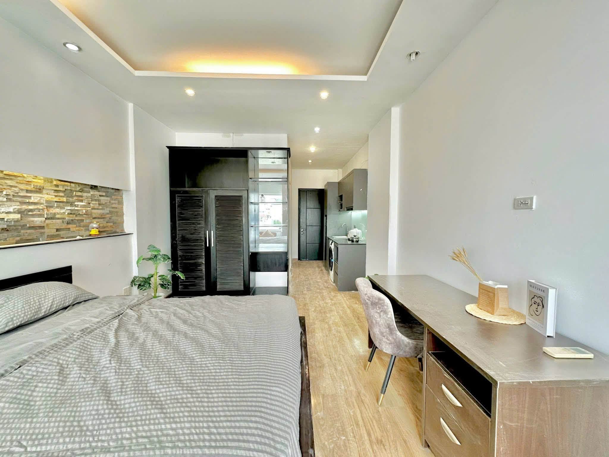 Fully furnished studio with balcony on Xo Viet Nghe Tinh Street