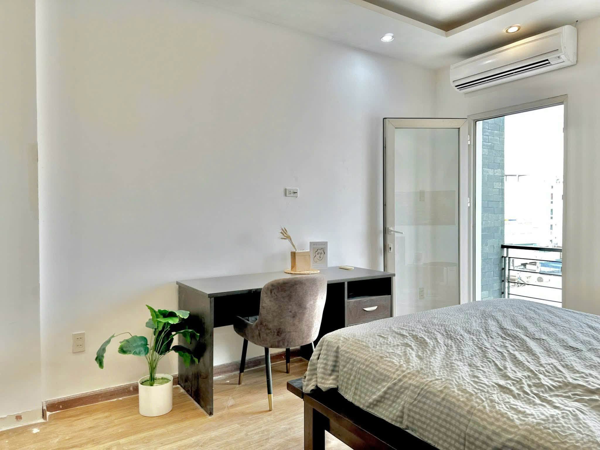 Fully furnished studio with balcony on Xo Viet Nghe Tinh Street