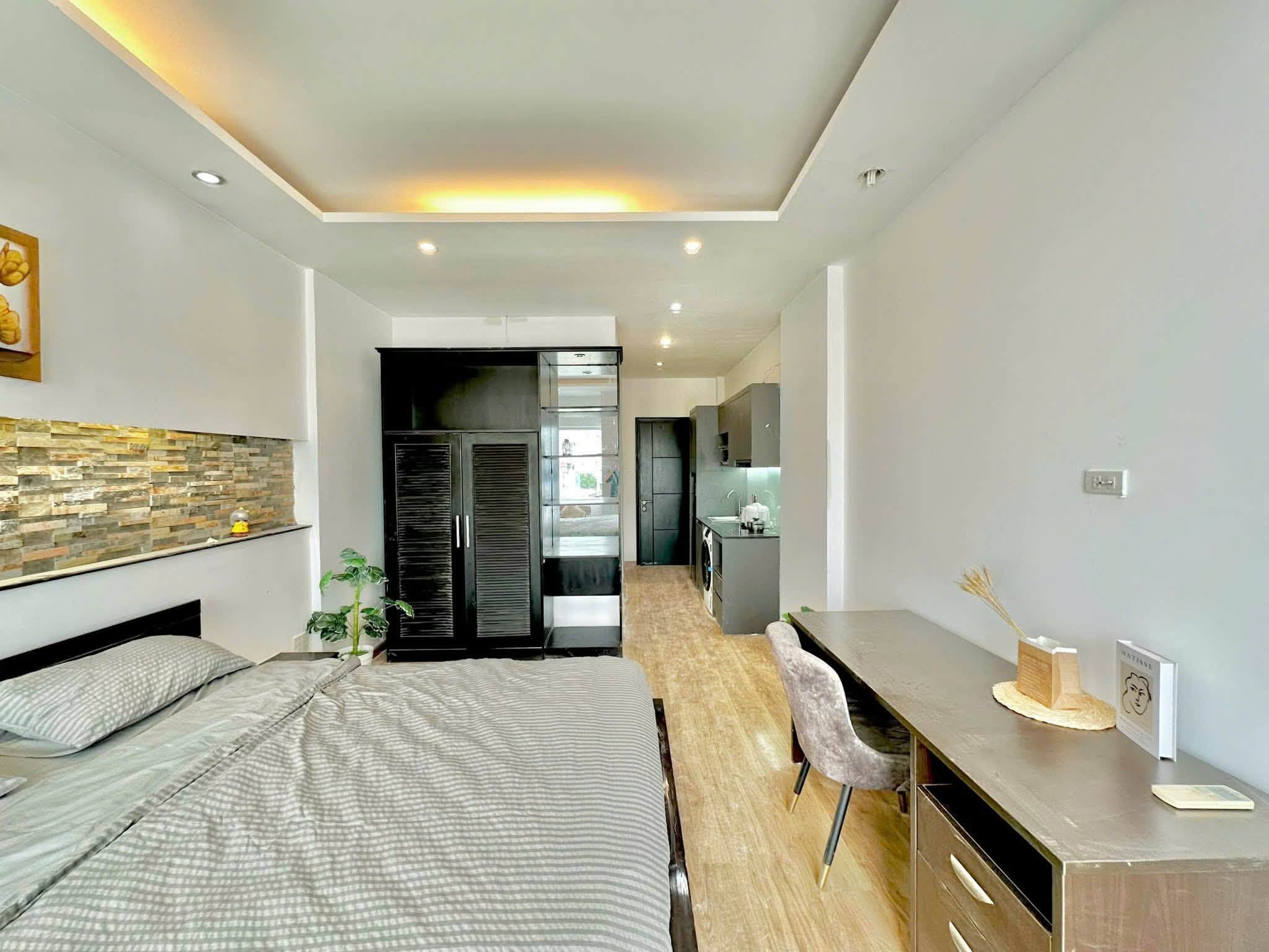 Fully furnished studio with balcony on Xo Viet Nghe Tinh Street