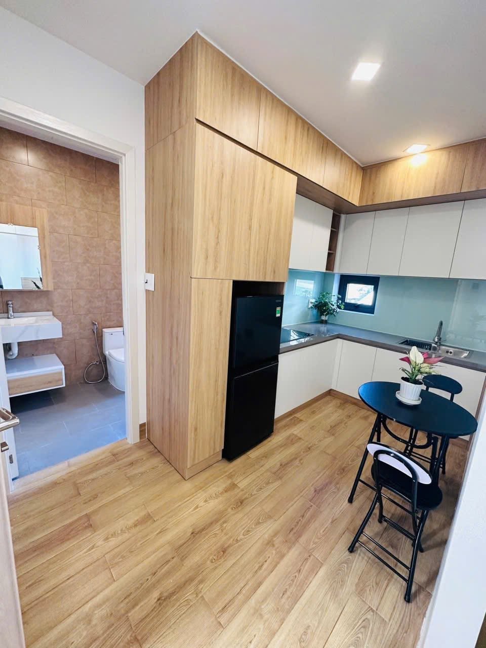 Fully furnished 1-bedroom apartment on Nguyen An Ninh Street