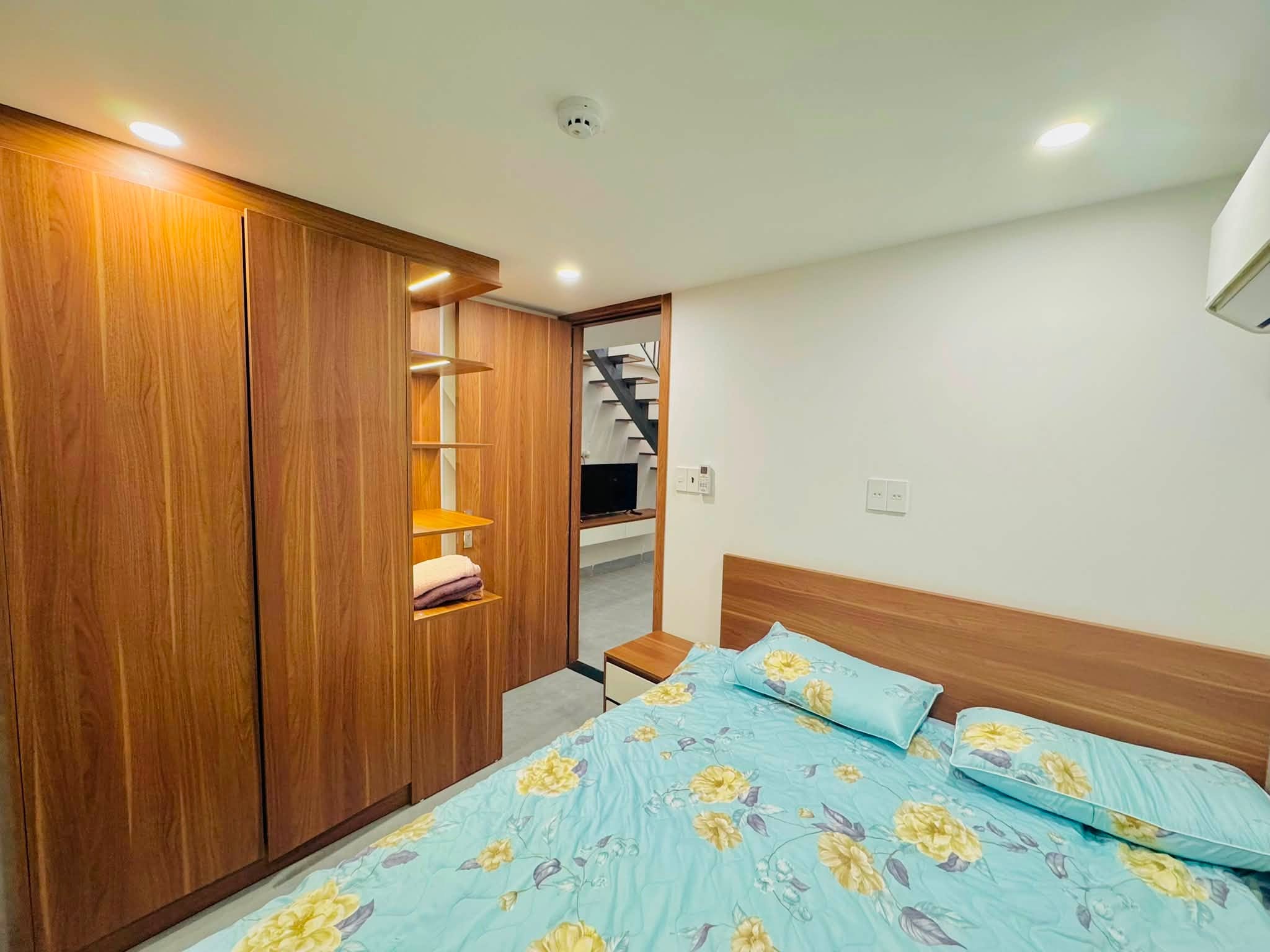 Modern 2-bedroom duplex apartment near My Khe Beach