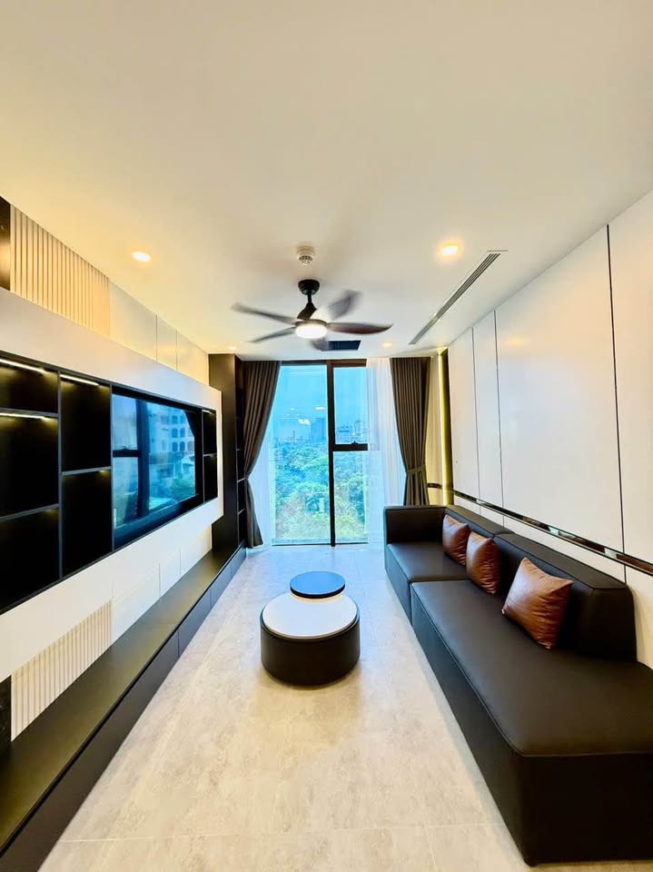 Modern 2-bedroom riverside apartment with river view and pool