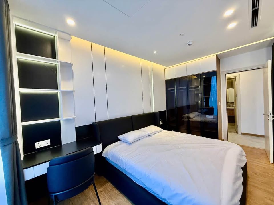 Modern 2-bedroom riverside apartment with river view and pool