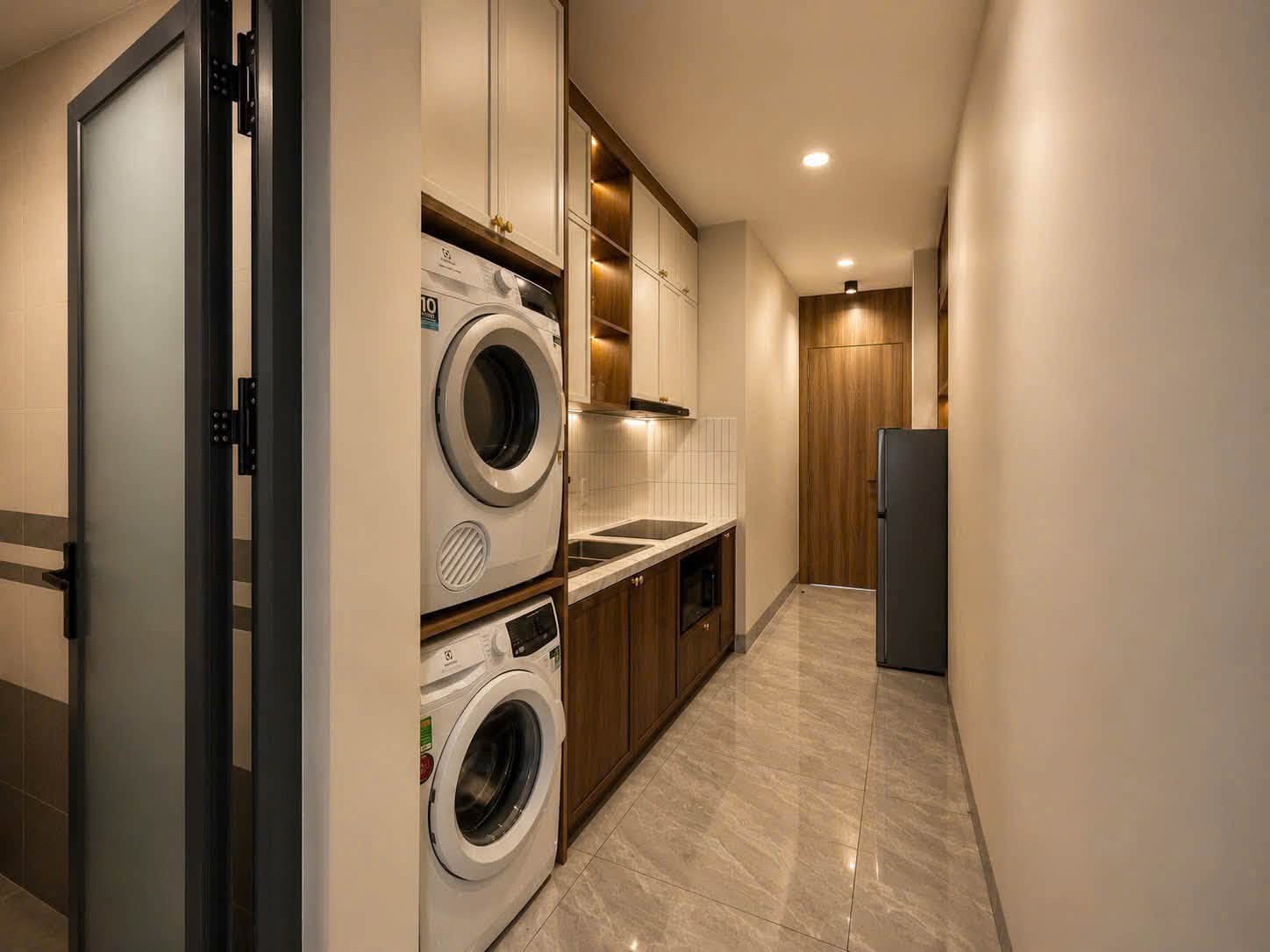 Luxury fully furnished studio with private balcony near Landmark 81