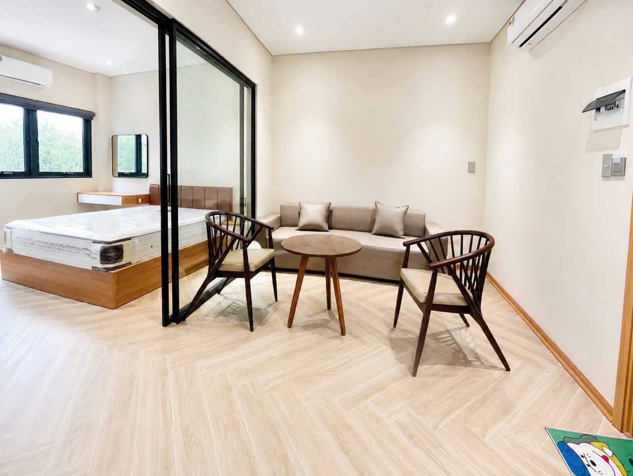 Modern fully furnished 1-bedroom apartment near My Khe Beach