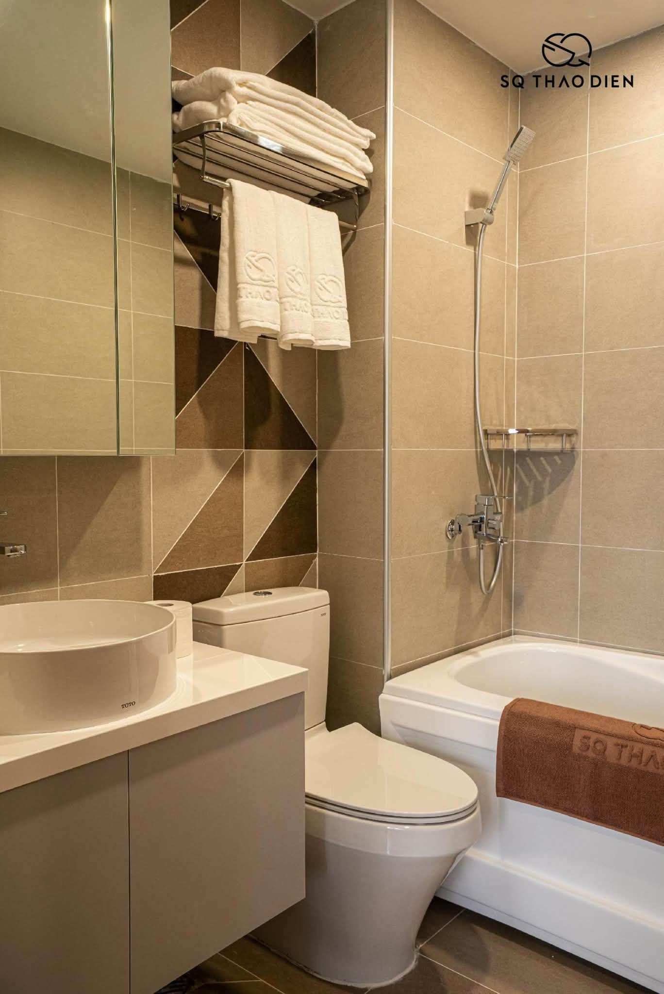 Elegant fully furnished 3-bedroom family apartment in Thao Dien
