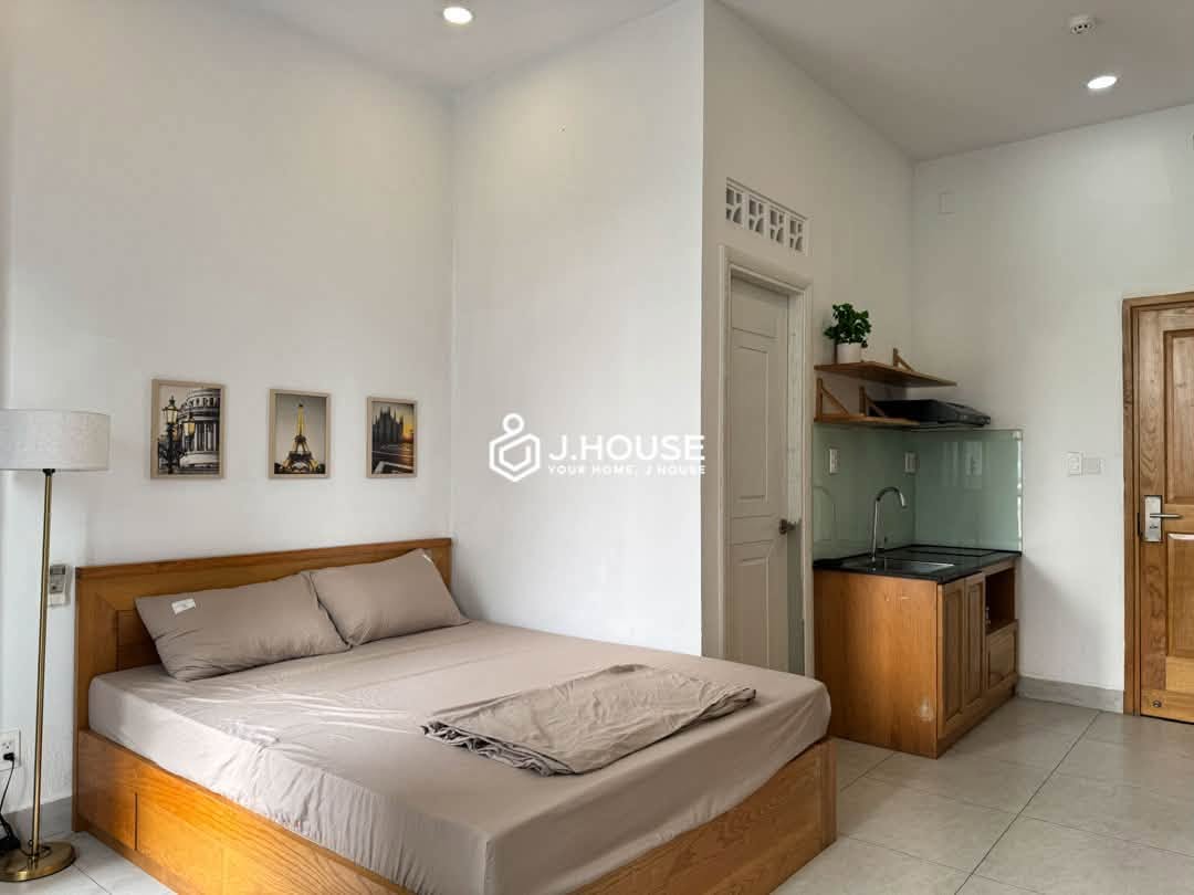 Bright studio apartment with balcony in Thao Dien