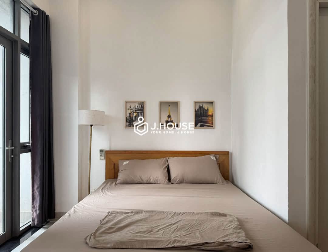 Bright studio apartment with balcony in Thao Dien