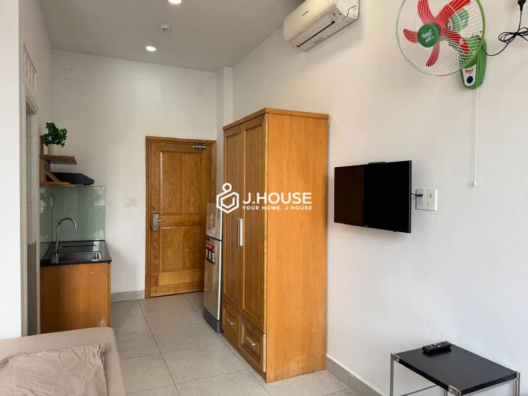 Bright studio apartment with balcony in Thao Dien