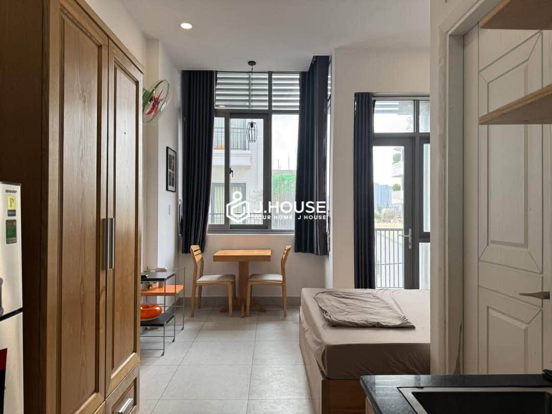 Bright studio apartment with balcony in Thao Dien