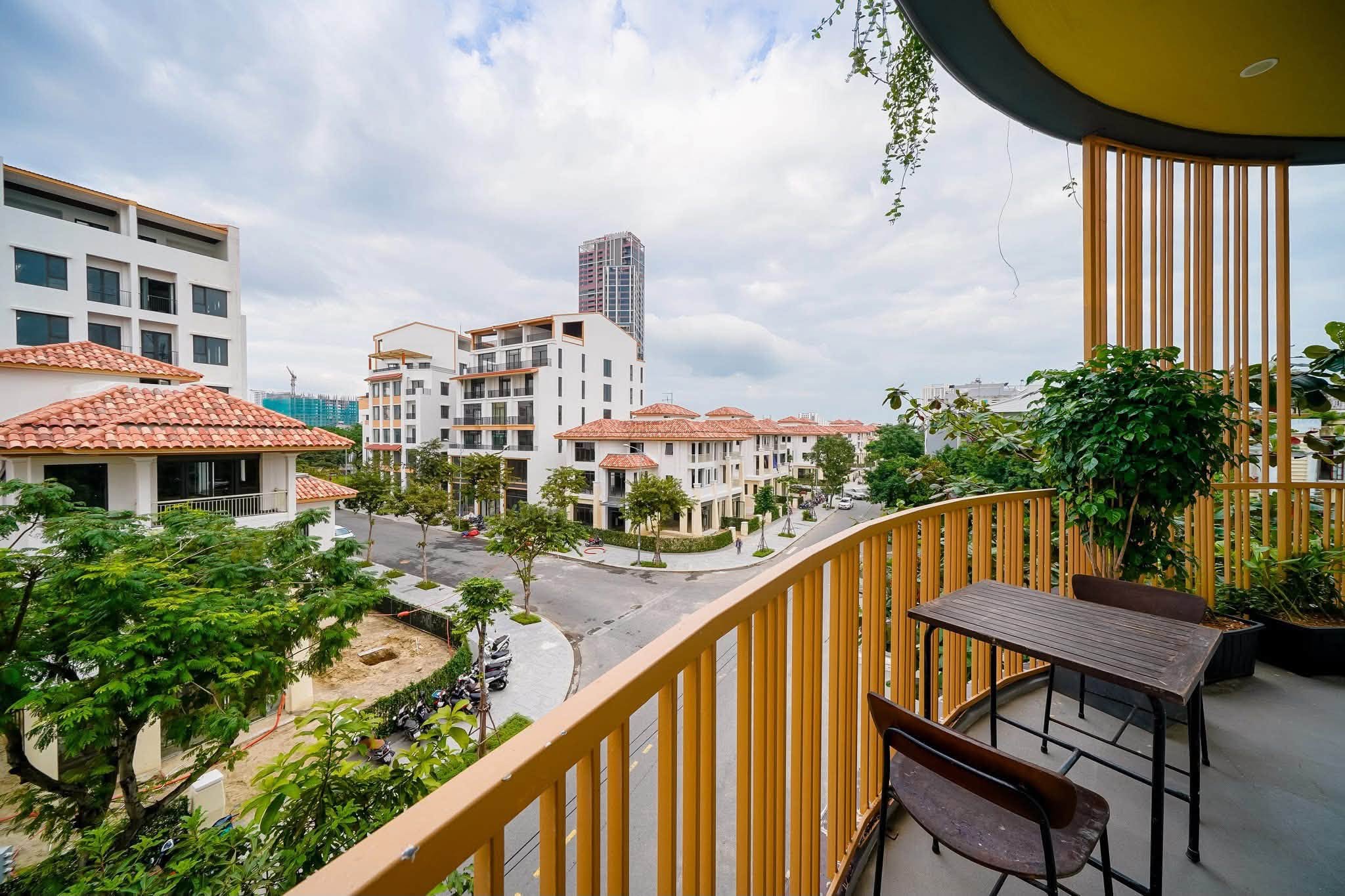 Modern 1-bedroom apartment with large balcony in My An