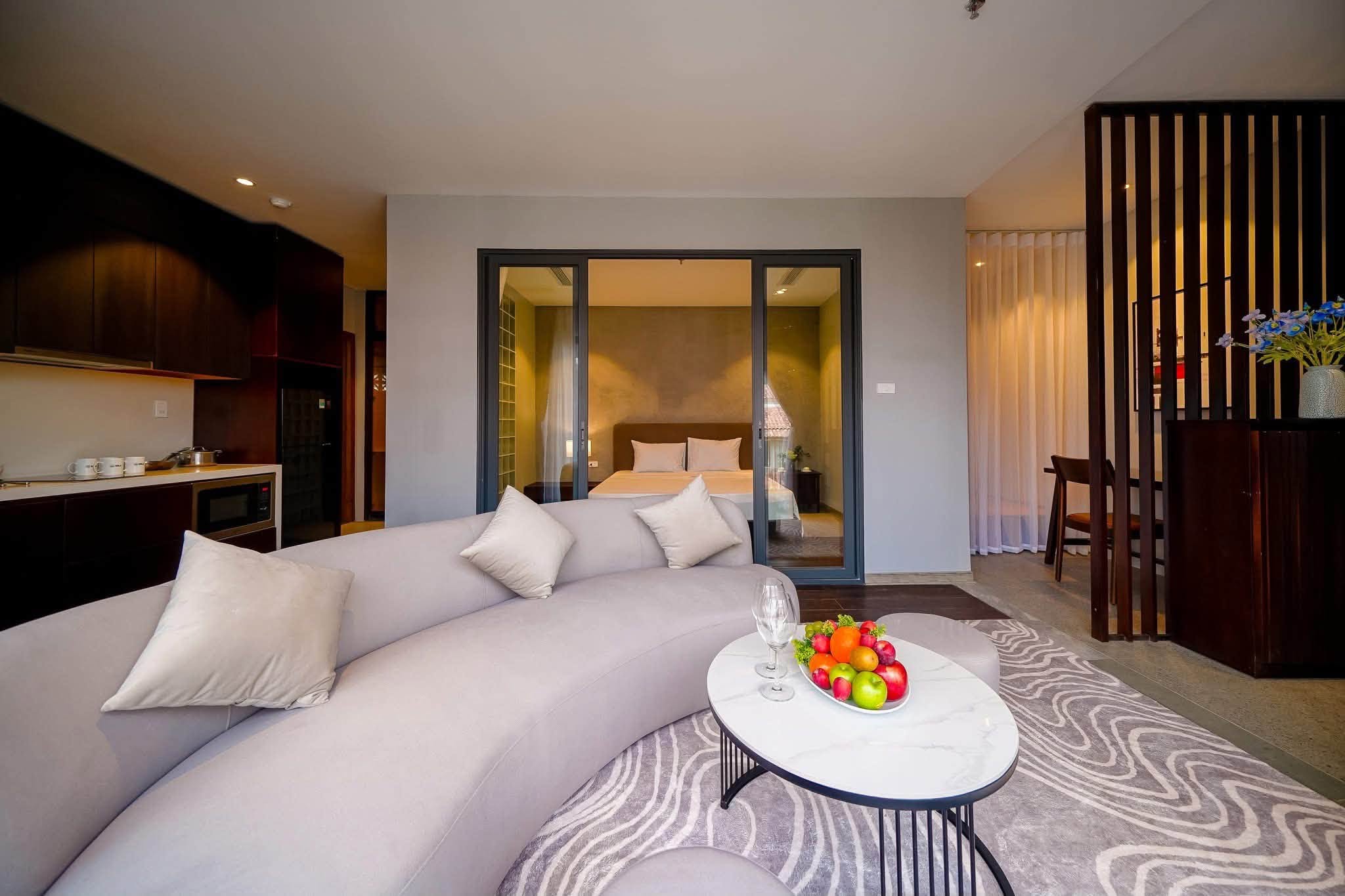 Modern 1-bedroom apartment with large balcony in My An