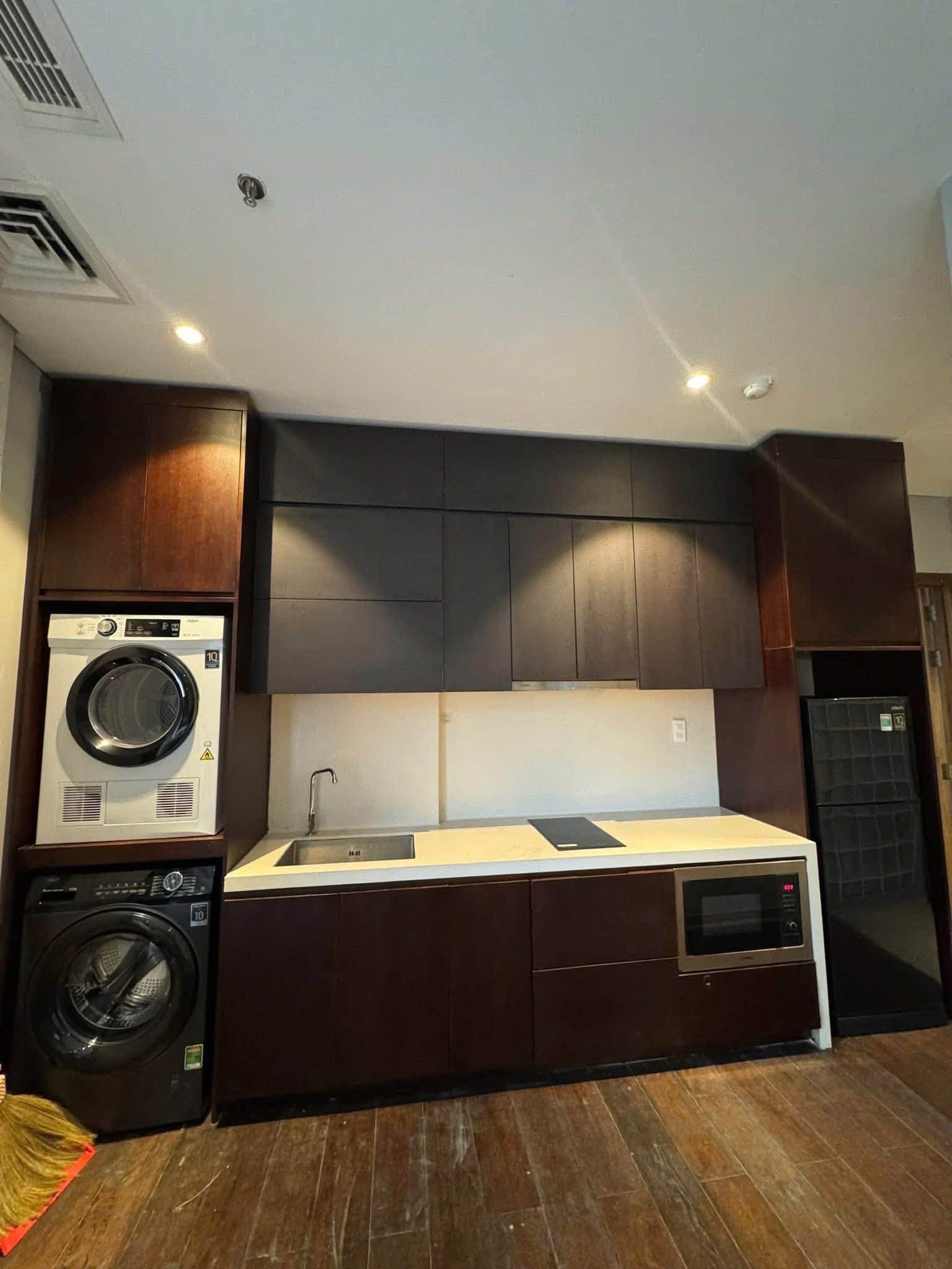 Modern 1-bedroom apartment with large balcony in My An