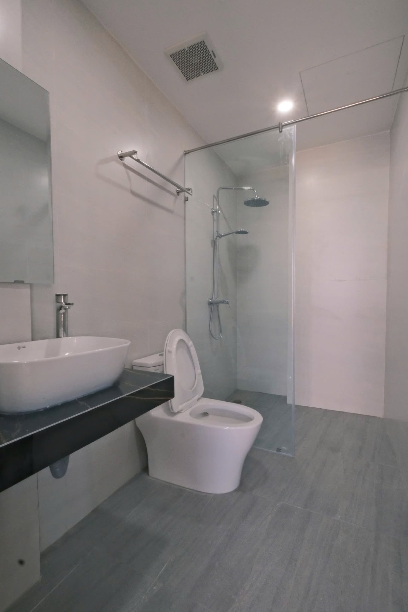 New fully furnished 1-bedroom apartment near My Khe Beach