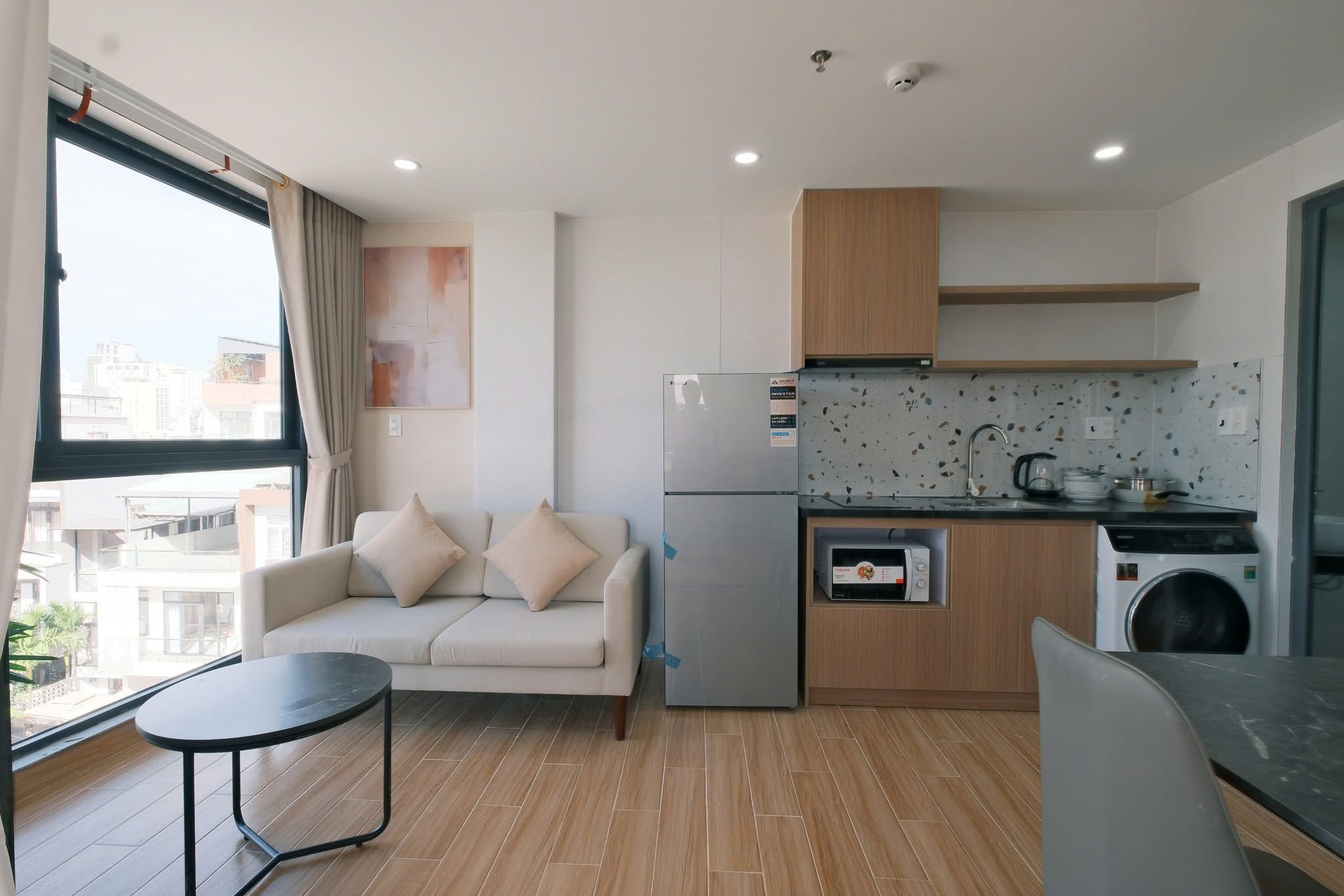 New fully furnished 1-bedroom apartment near My Khe Beach