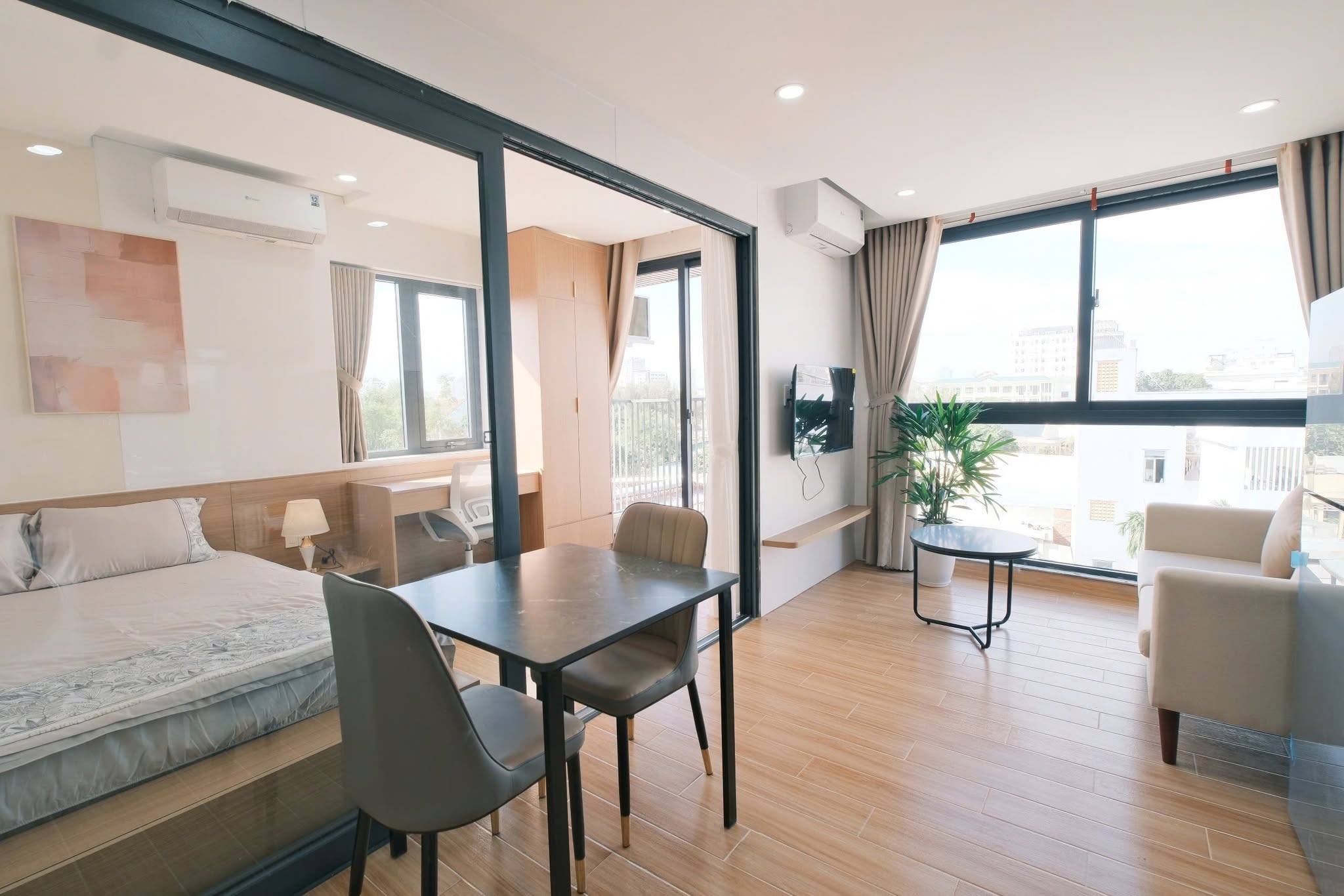 New fully furnished 1-bedroom apartment near My Khe Beach