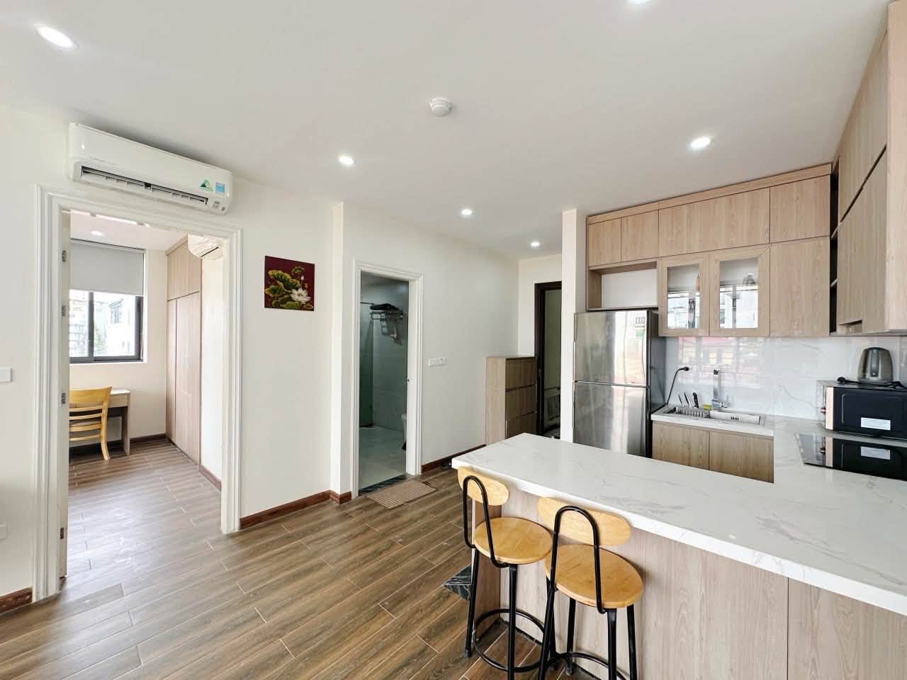 Spacious fully furnished 2-bedroom apartment on To Ngoc Van