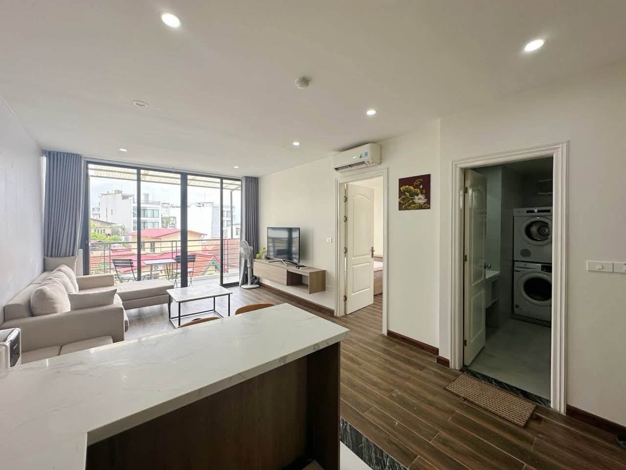 Spacious fully furnished 2-bedroom apartment on To Ngoc Van