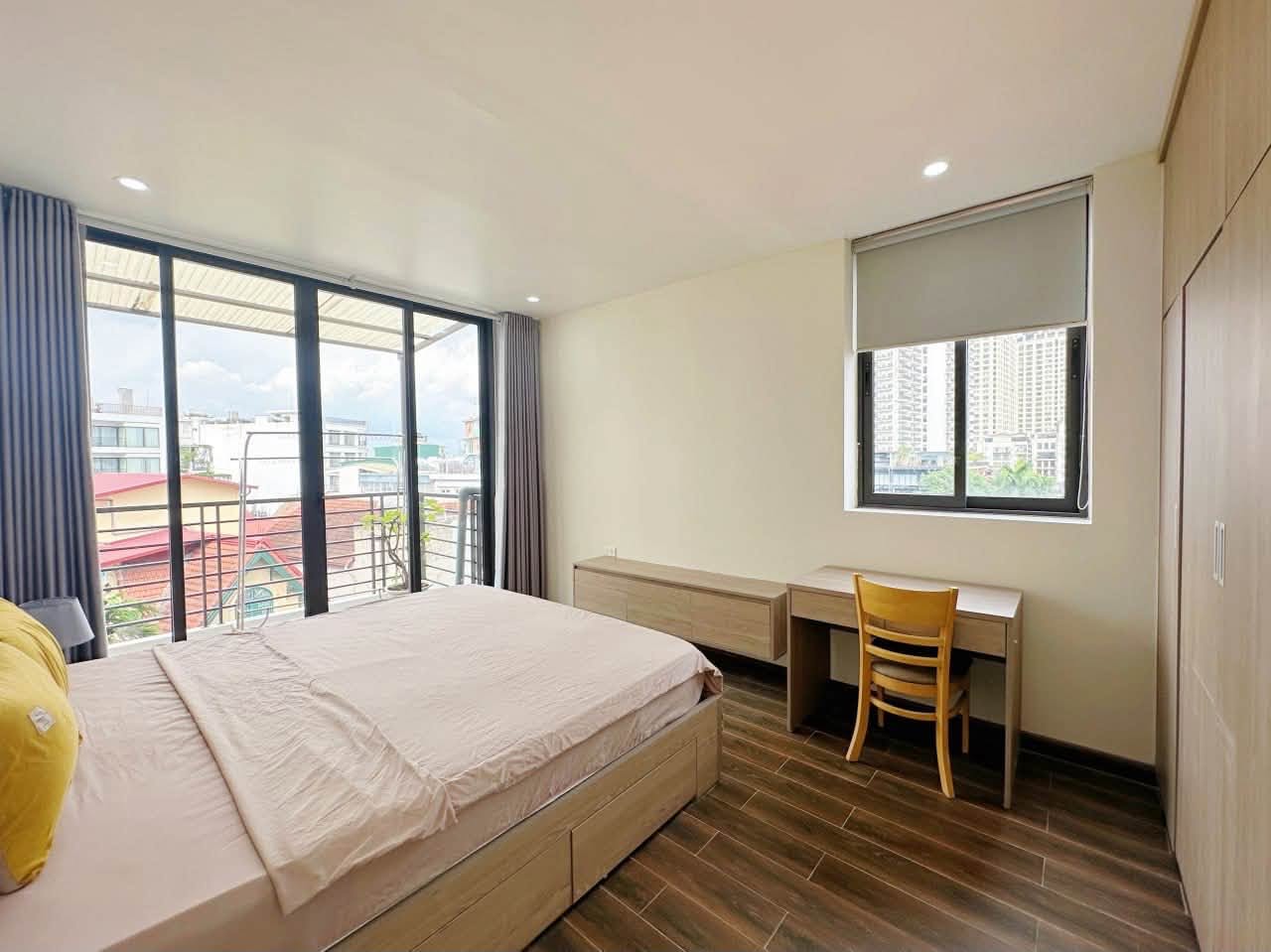 Spacious fully furnished 2-bedroom apartment on To Ngoc Van