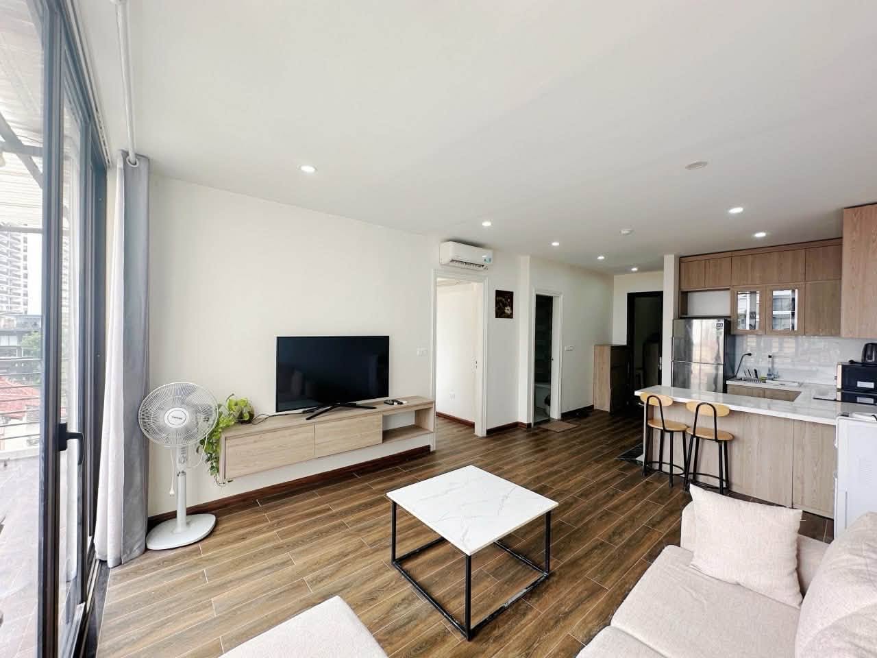 Spacious fully furnished 2-bedroom apartment on To Ngoc Van