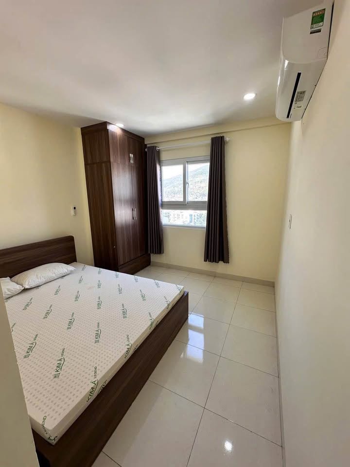Fully furnished 2-bedroom corner apartment at Xuan Thuy Block C
