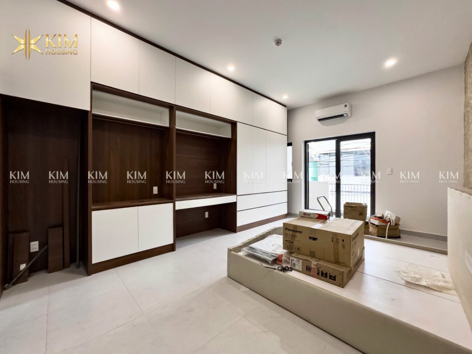 Brand-new fully furnished 1-bedroom apartment with balcony near Cu Xa Bac Hai