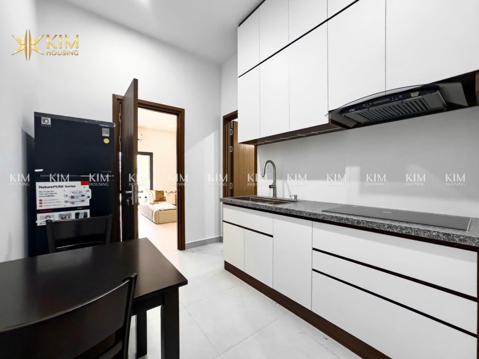 Brand-new fully furnished 1-bedroom apartment with balcony near Cu Xa Bac Hai