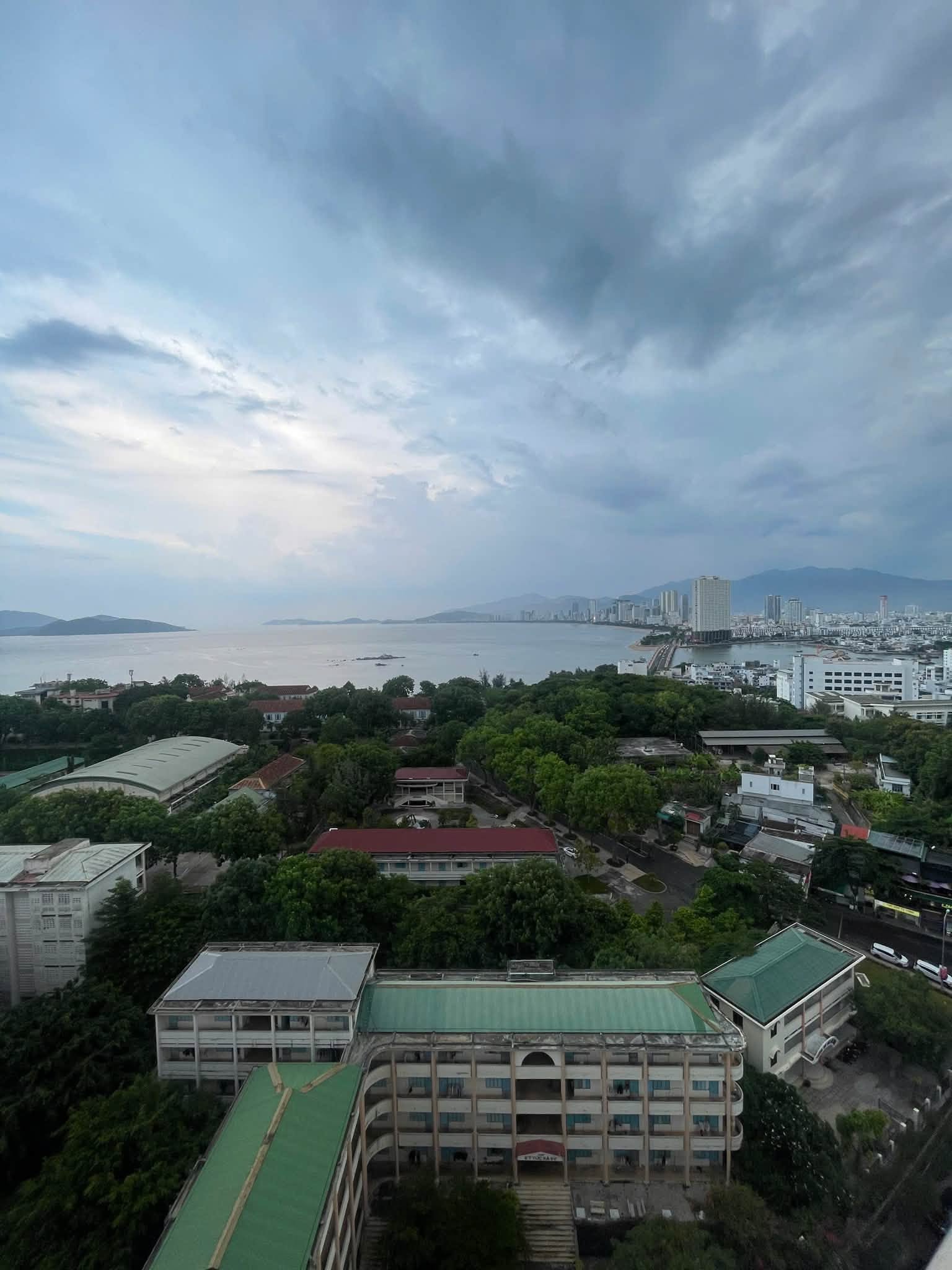 Fully furnished 3-bedroom corner apartment with sea and city views at Napoleon Castle