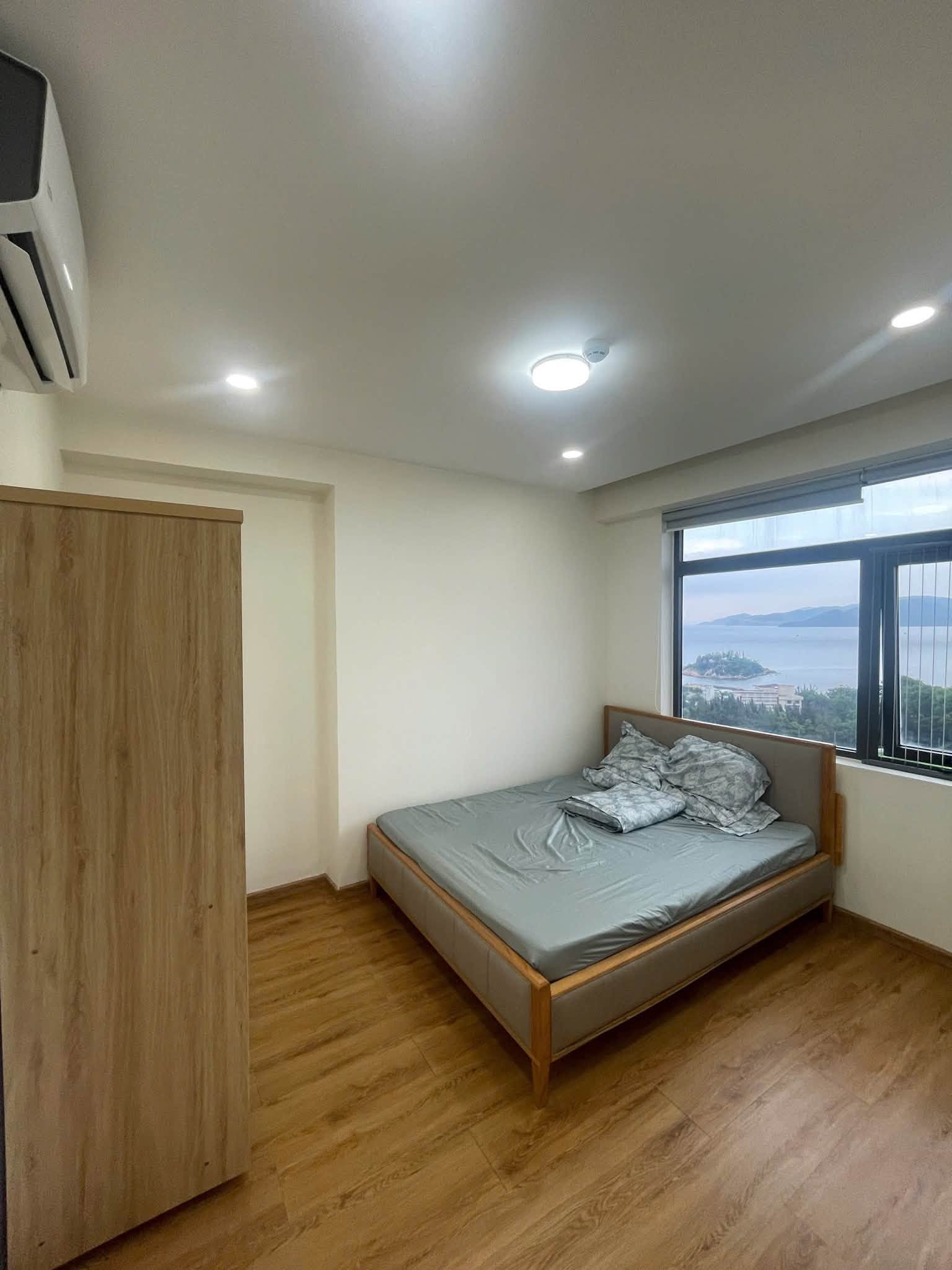 Fully furnished 3-bedroom corner apartment with sea and city views at Napoleon Castle