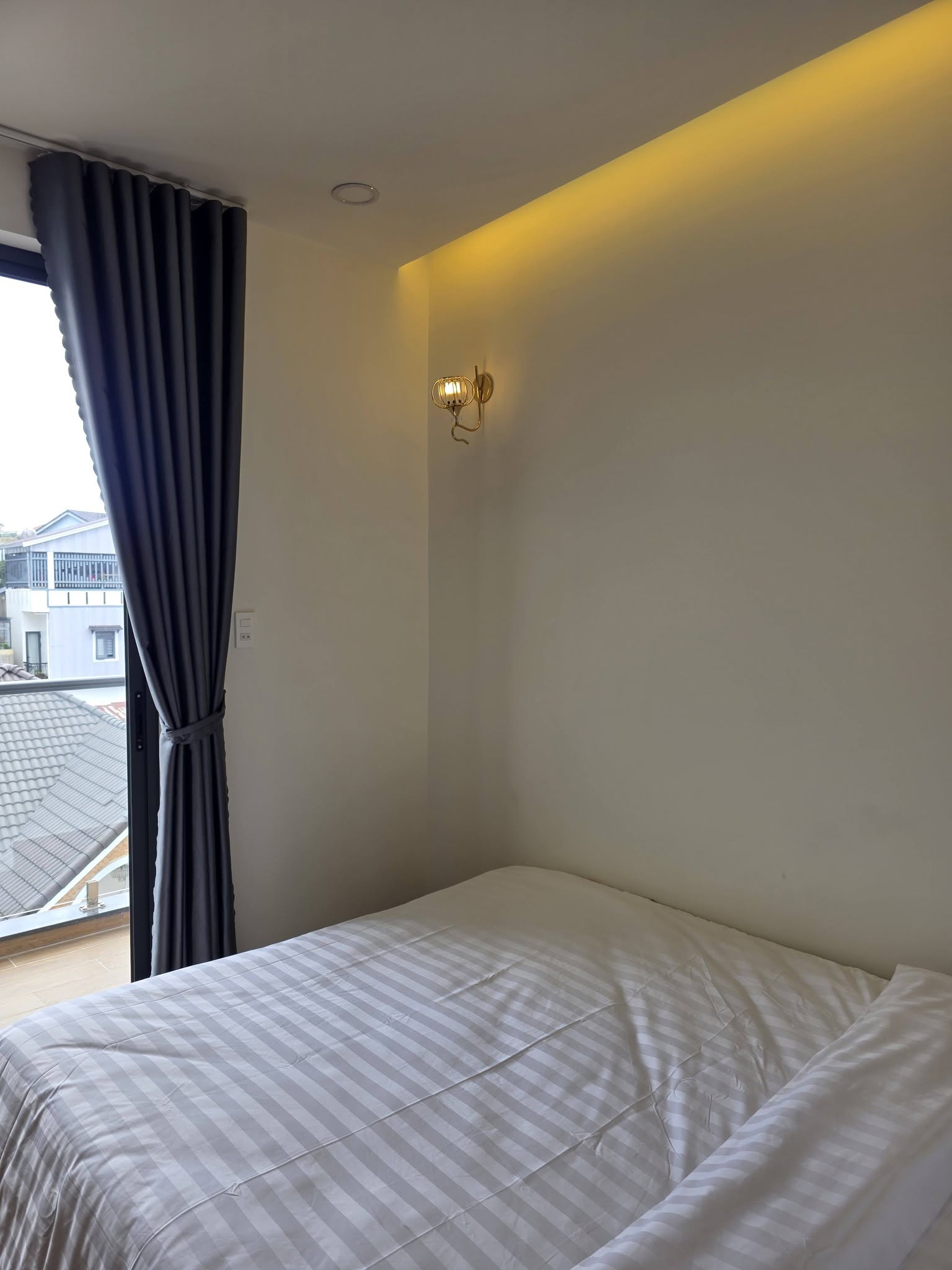 Fully furnished 2-bedroom apartment on Nguyen An Ninh Street