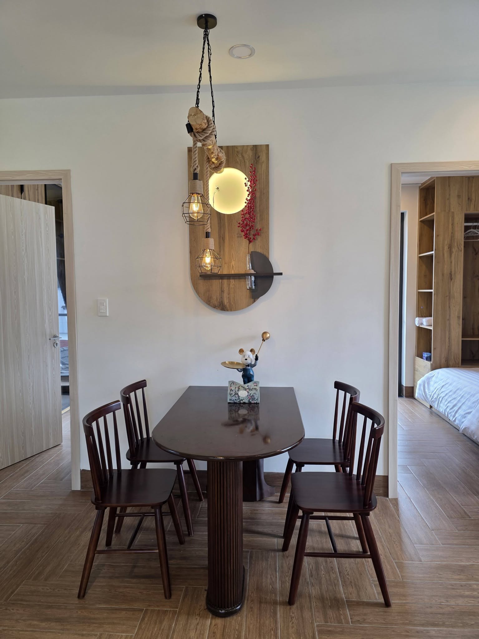 Fully furnished 2-bedroom apartment on Nguyen An Ninh Street