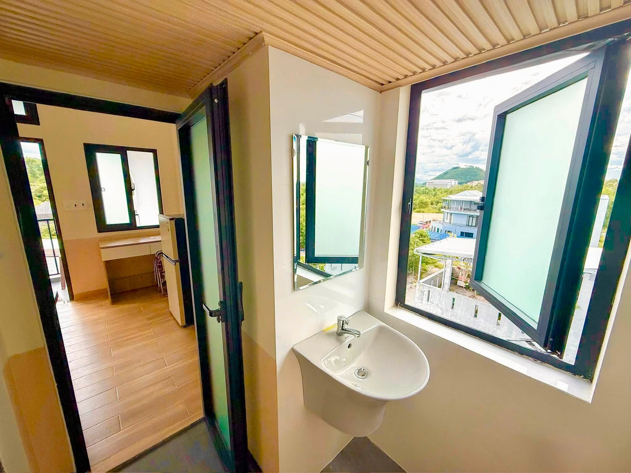 Brand-new fully furnished room at UniNest B&B House near Hue universities