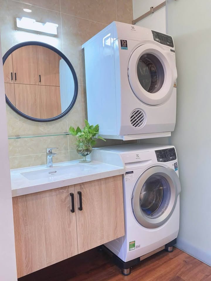 Peaceful fully furnished studio with private washer and dryer in central Thao Dien