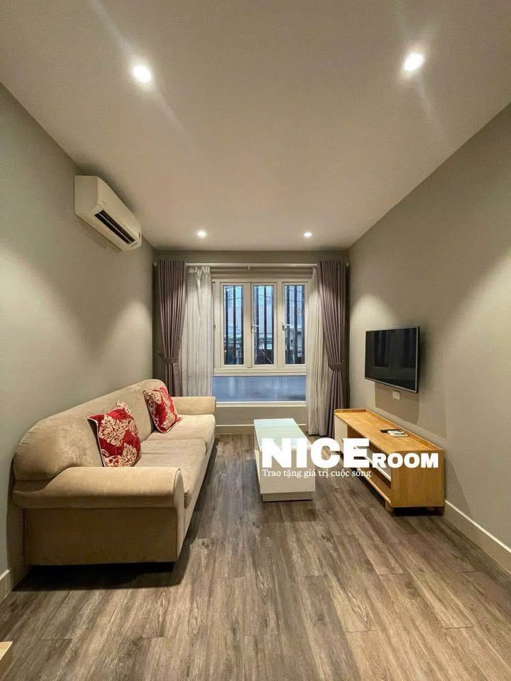 Premium fully furnished 1-bedroom apartment with weekly cleaning on Nguyen Huu Canh Street